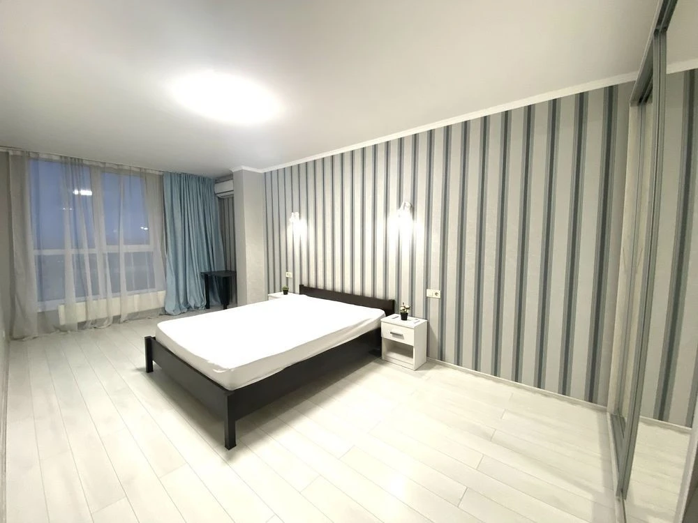 Здам в оренду 2к квартиру м. Шулявська, вул. Польова 73