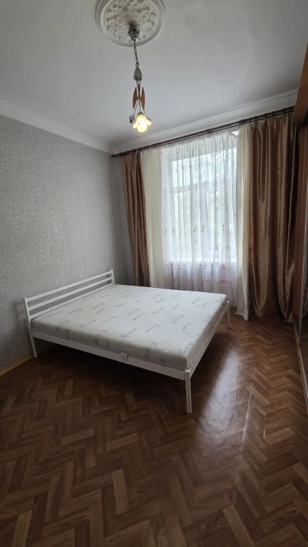 Довгостроково 2-кімнатна квартира метро Дарниця, пішки 3 хв,