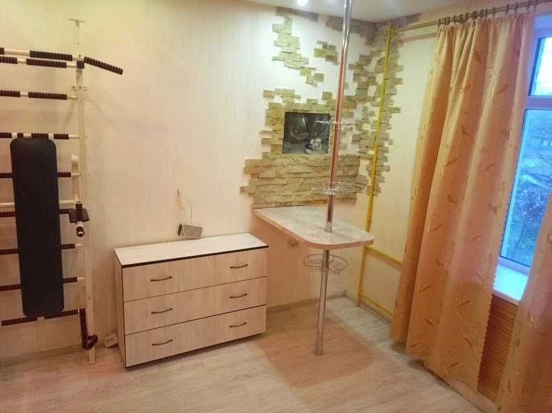 Святошин, трикімнатна біля метро вул. Степанченка