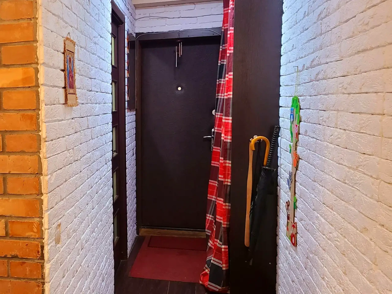 Продаж квартири 3-кімн. 62 м² 9/9 пов.