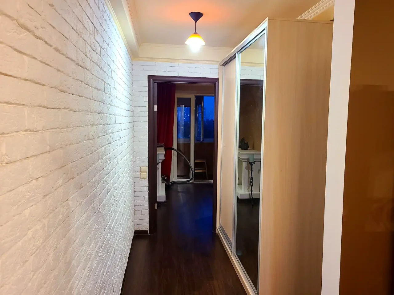 Продаж квартири 3-кімн. 62 м² 9/9 пов.