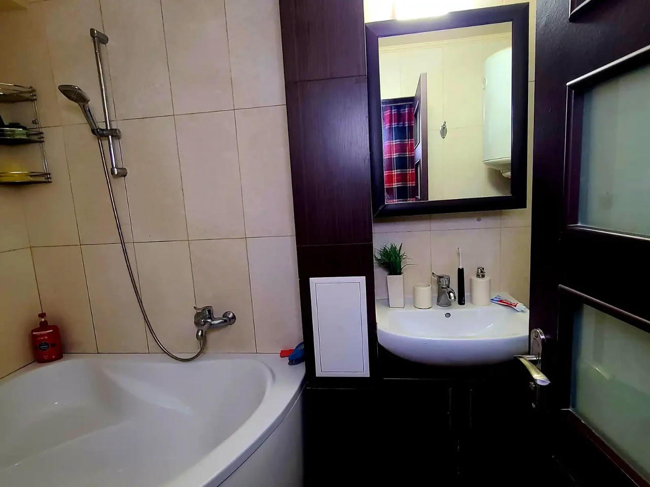 Продаж квартири 3-кімн. 62 м² 9/9 пов.