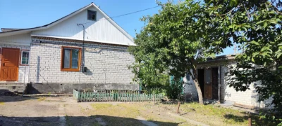 Продається одноповерховий цегляний будинок земельною ділянко