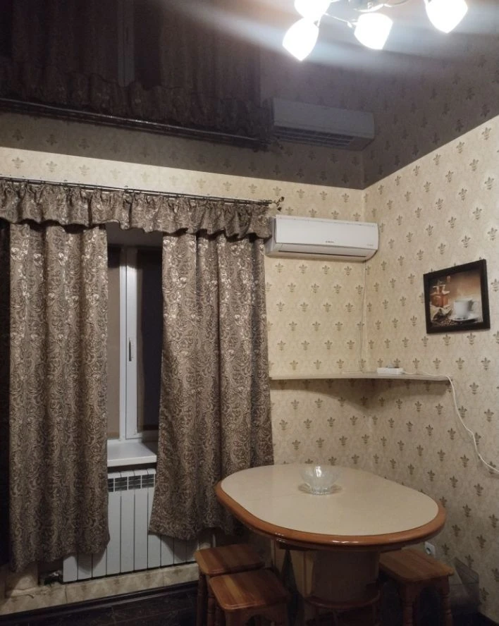 Продаж чотири кімнатної квартири