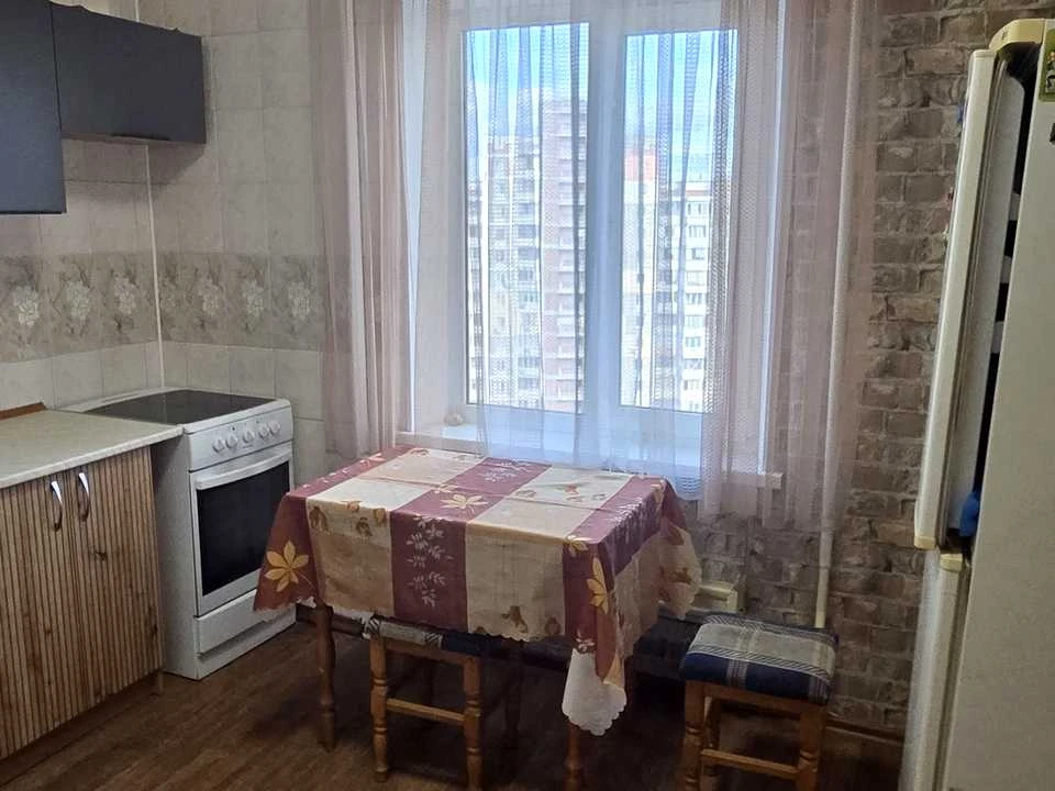 Квартира. Київ, Червоної Калини просп.