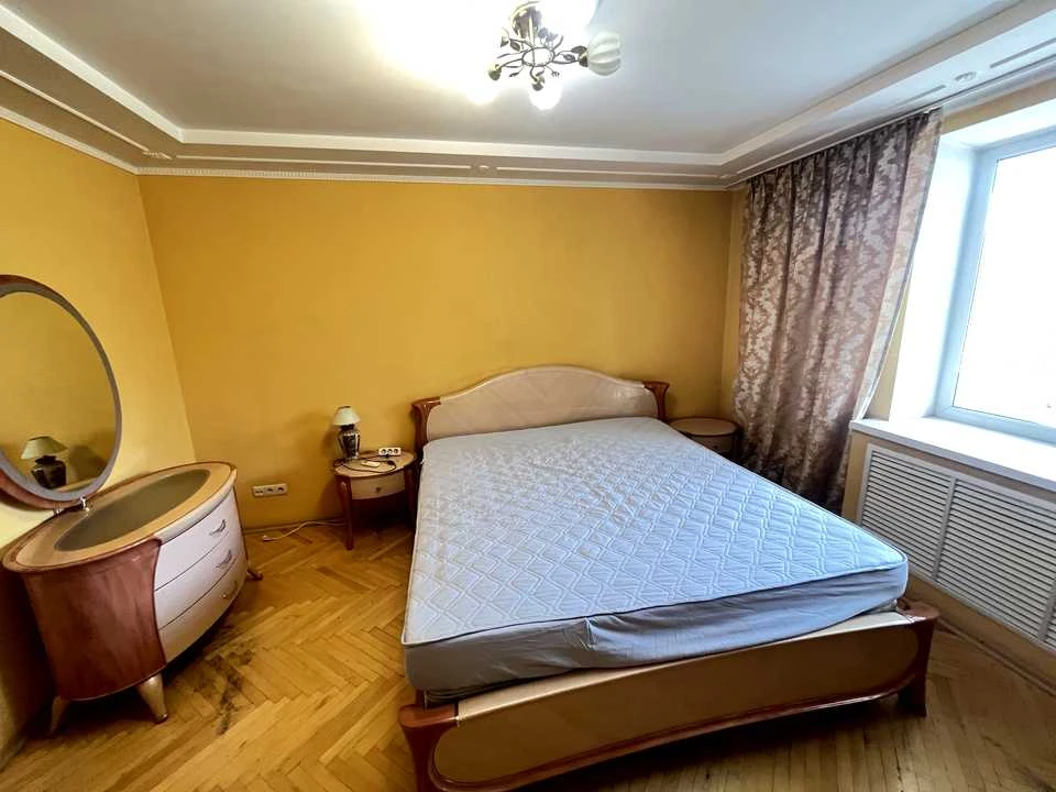 Квартира. Київ, Жилянська вул.