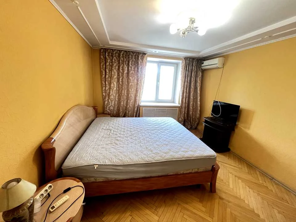 Квартира. Київ, Жилянська вул.