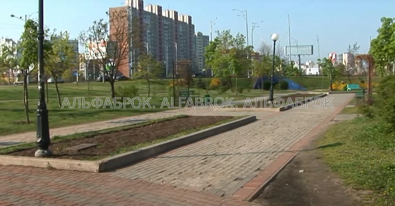 вул. Рональда Рейгана, 30А, Деснянський район, орієнтир Троє