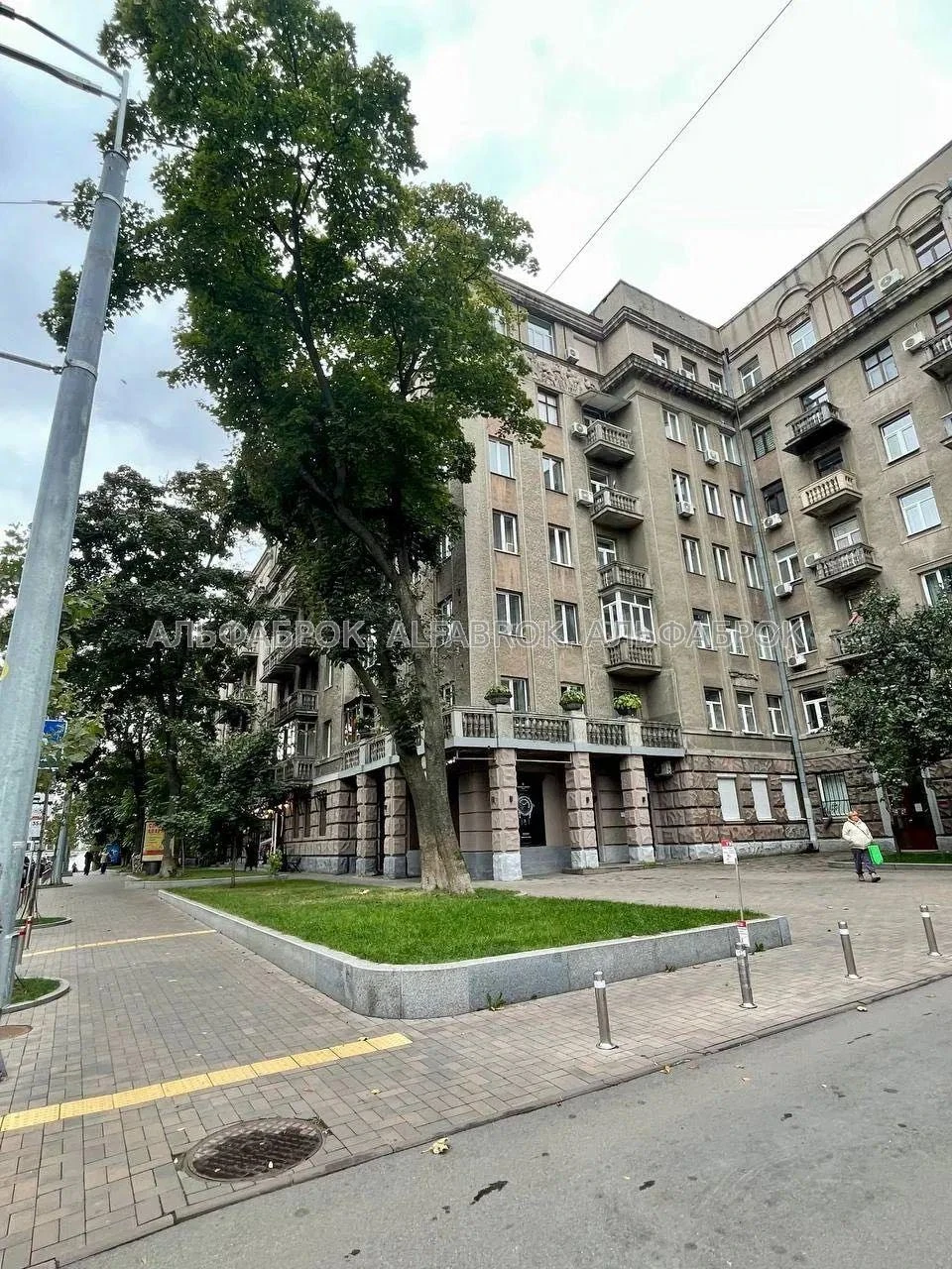 вул. Пирогова, 2, Шевченківський район, орієнтир Центр