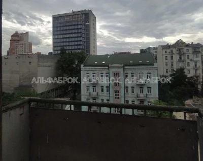 вул. Еспланадна, 32, Печерський район, орієнтир Центр