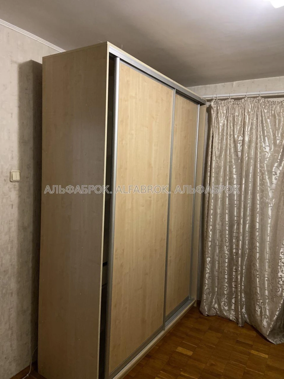 вул. Ревуцького, Дарницький район, орієнтир Харківський маси