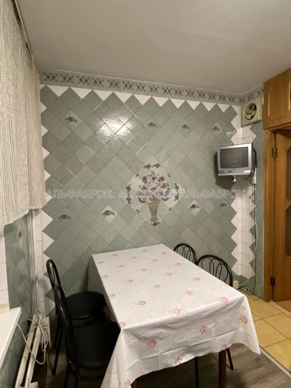вул. Ревуцького, Дарницький район, орієнтир Харківський маси