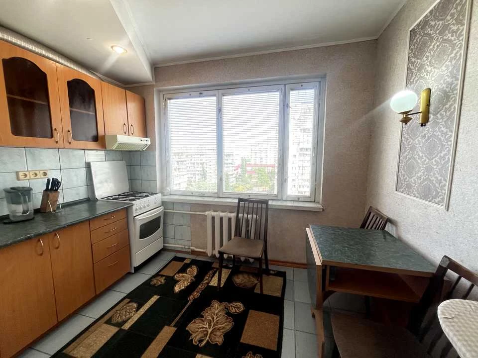 Квартира. Київ, Героїв полку "Азов" вул.