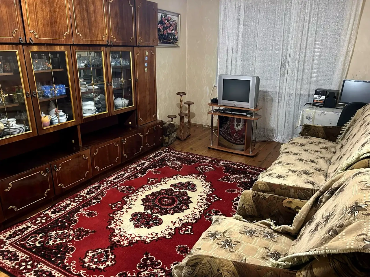 Продаж квартири 3-кімн. 66 м² 2/5 пов.