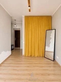 WITHOUT % Metro Pecherska 3 minutes walk Neat studio with renovation
