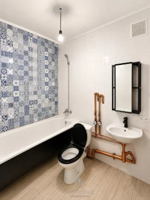 WITHOUT % Metro Pecherska 3 minutes walk Neat studio with renovation