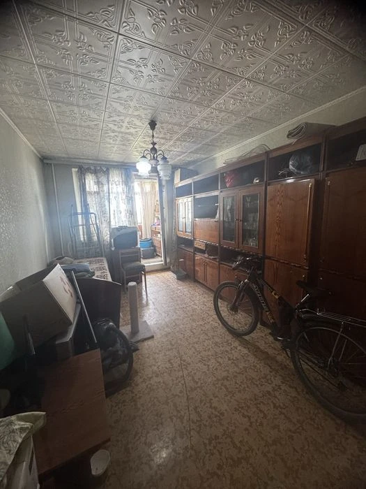 Selling a 3-room apartment near the Olympic metro station, Palace of Sports.