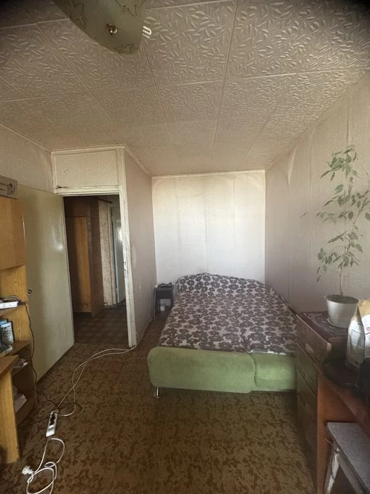 Selling a 3-room apartment near the Olympic metro station, Palace of Sports.