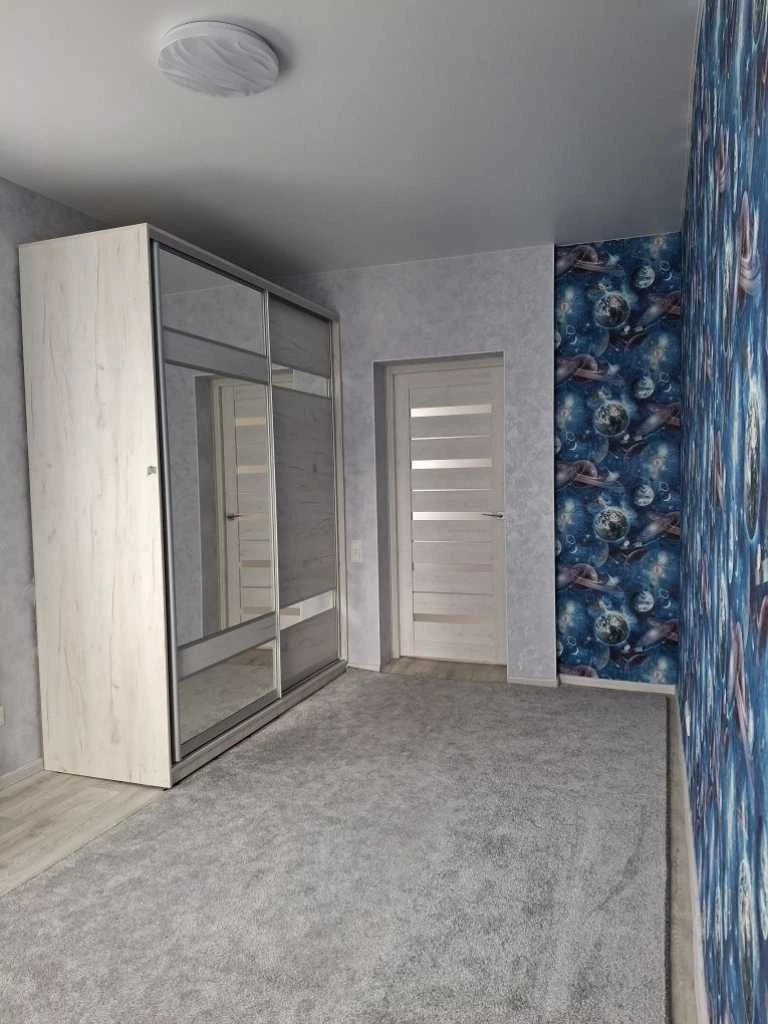 Продам частину будинку з гаражем у центральній частині міста