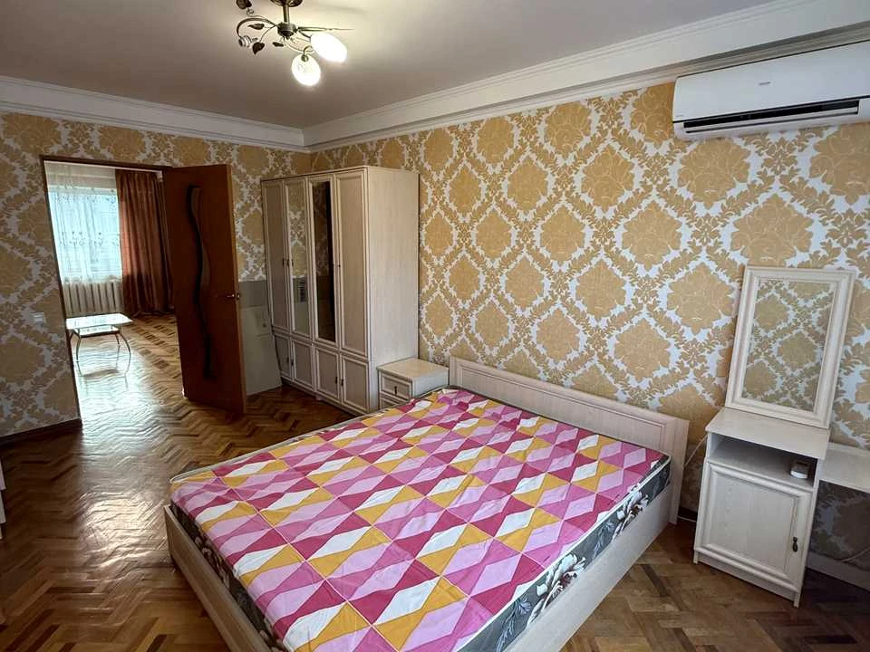 Квартира. Київ, Дарницький бульв.