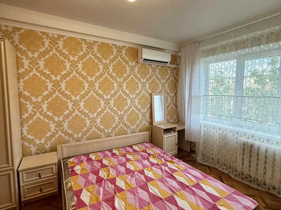 Квартира. Київ, Дарницький бульв.