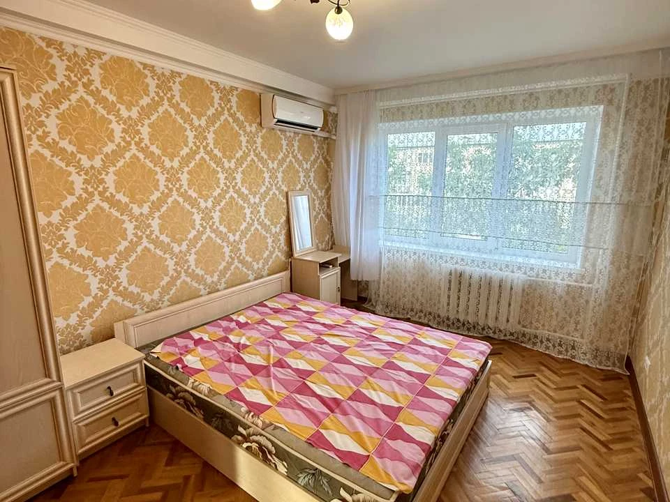 Квартира. Київ, Дарницький бульв.