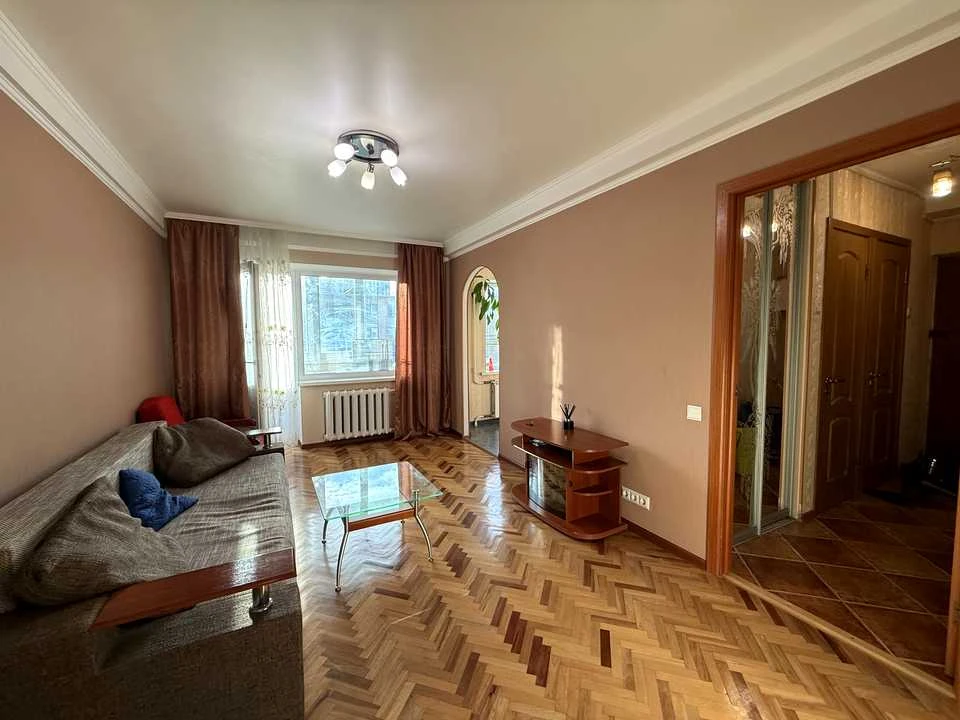 Квартира. Київ, Дарницький бульв.
