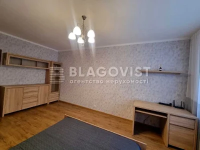Квартира. Київ, Дениса Рачінського вул.