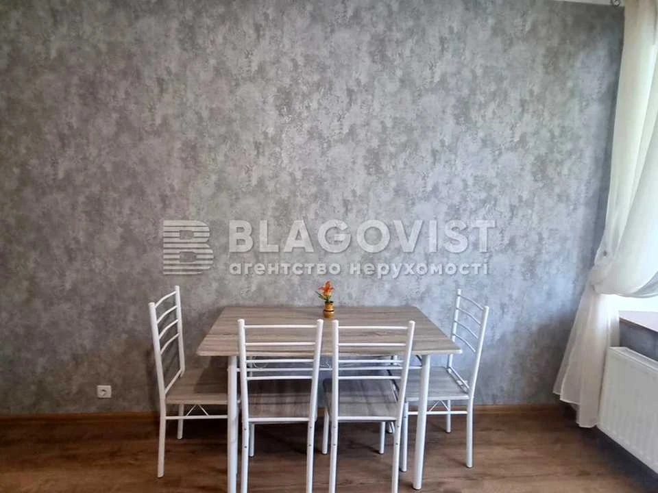 Квартира. Київ, Дениса Рачінського вул.