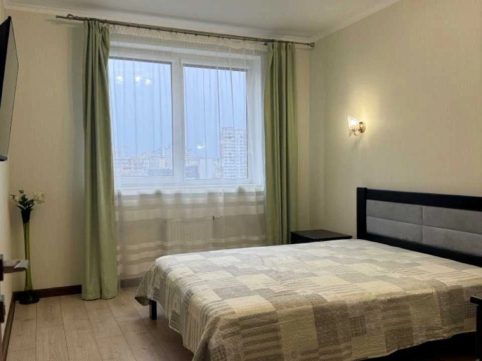 Квартира. Київ, Ревуцького вул.