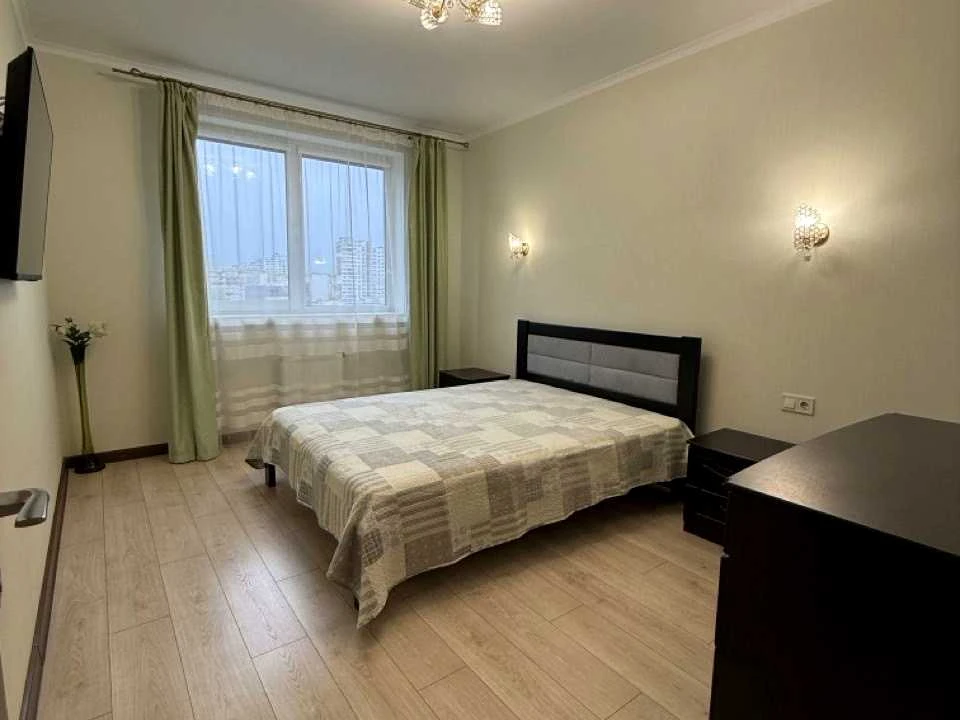 Квартира. Київ, Ревуцького вул.