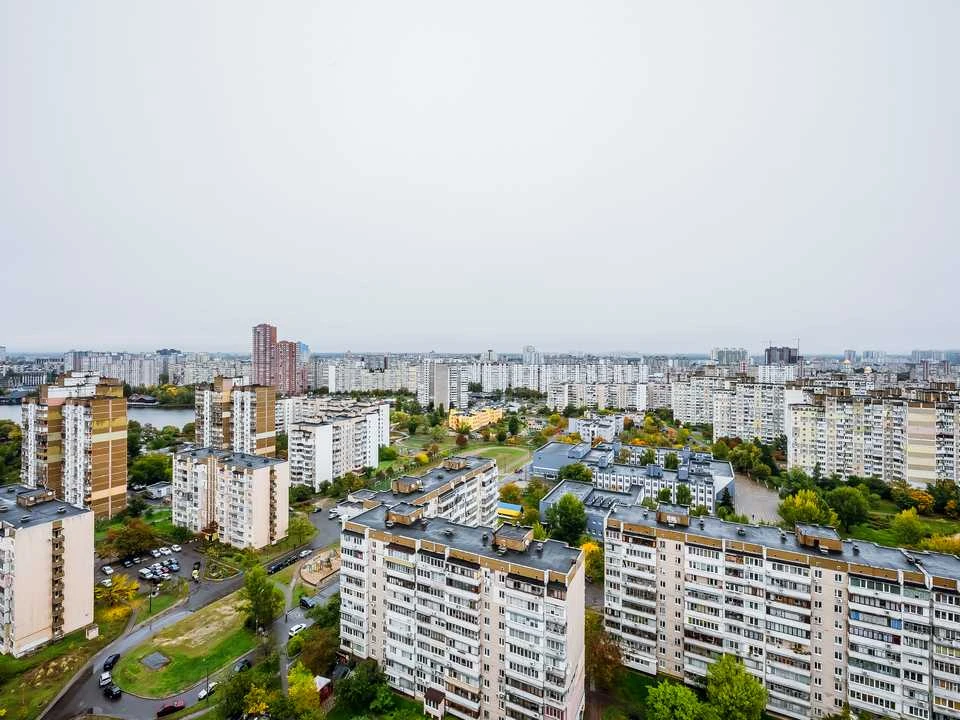 Квартира. Київ, Драгоманова вул.