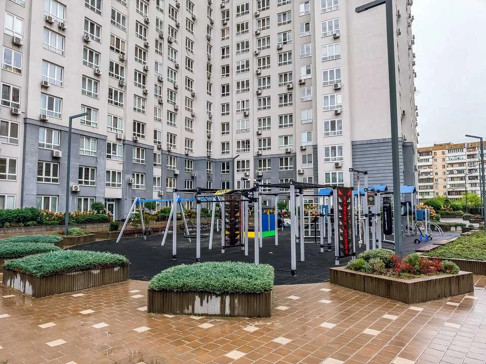 Квартира. Київ, Драгоманова вул.