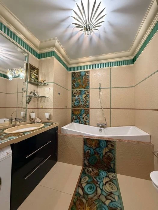 Center, Podil, Pochaininskaya 70 4-room apartment Remont Inver