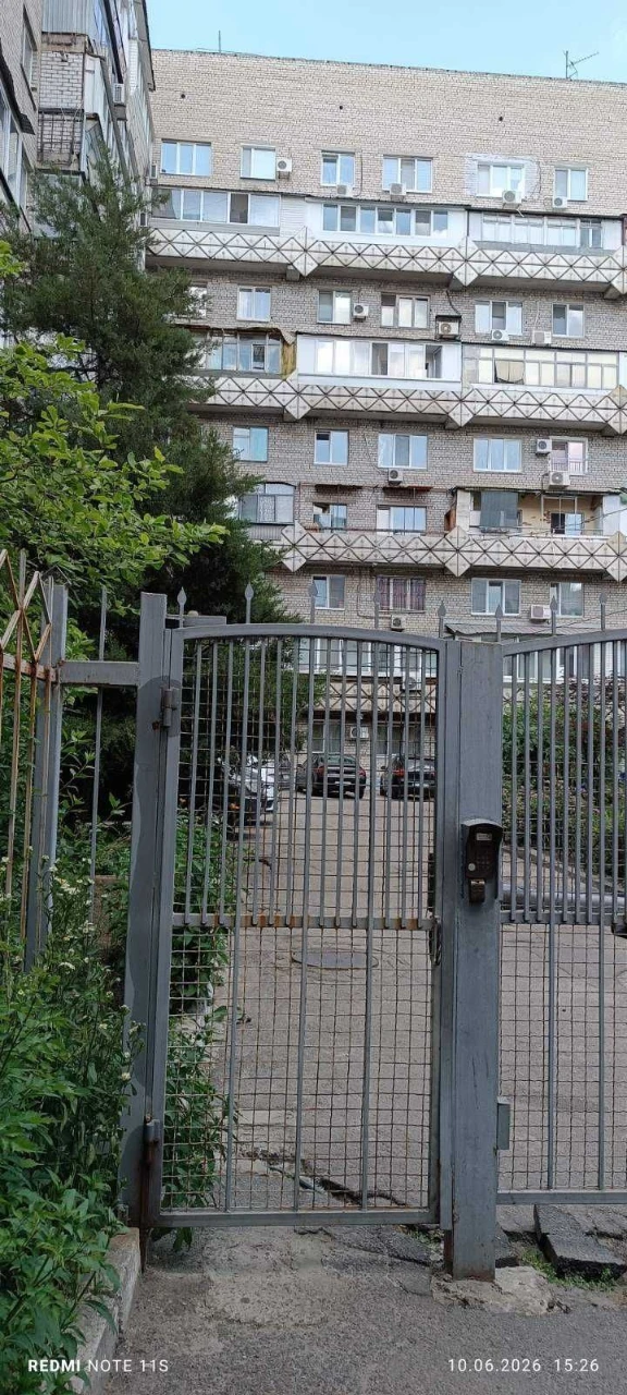 Продам квартиру проспект Олександра Поля 1/9 2 кімнатна 6000