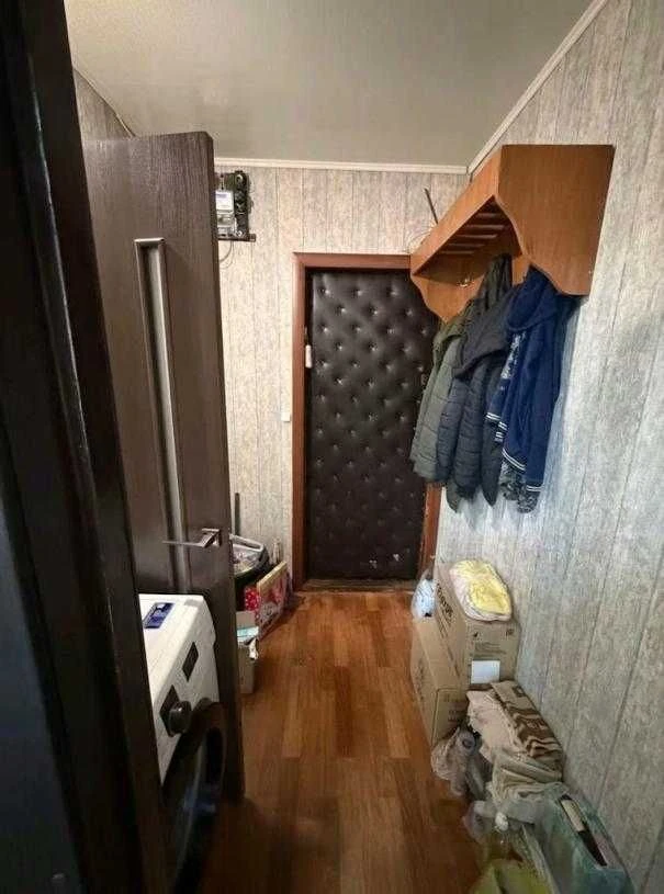 Продам гостинку м.Індустріальна 10 хвилин