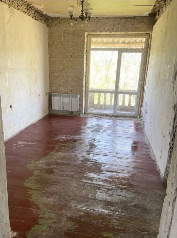 Продаж 3 кімнатної квартири під ремонт