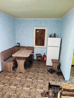 Дача з двоповерховим будинком