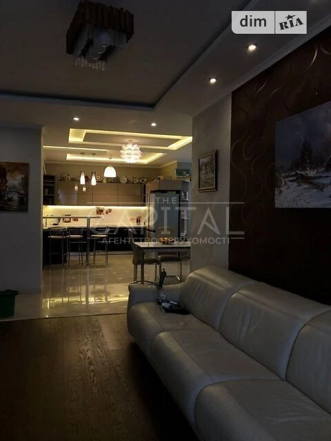 Sale of 3-room apartment 120 sq. m. on Mykola Mikhnovsky Blvd. 14-