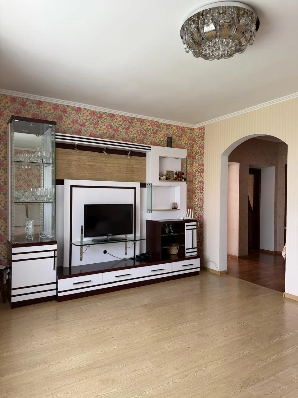 Продаж 2к квартири 66.4 кв. м на вул. Гайдамацька 43