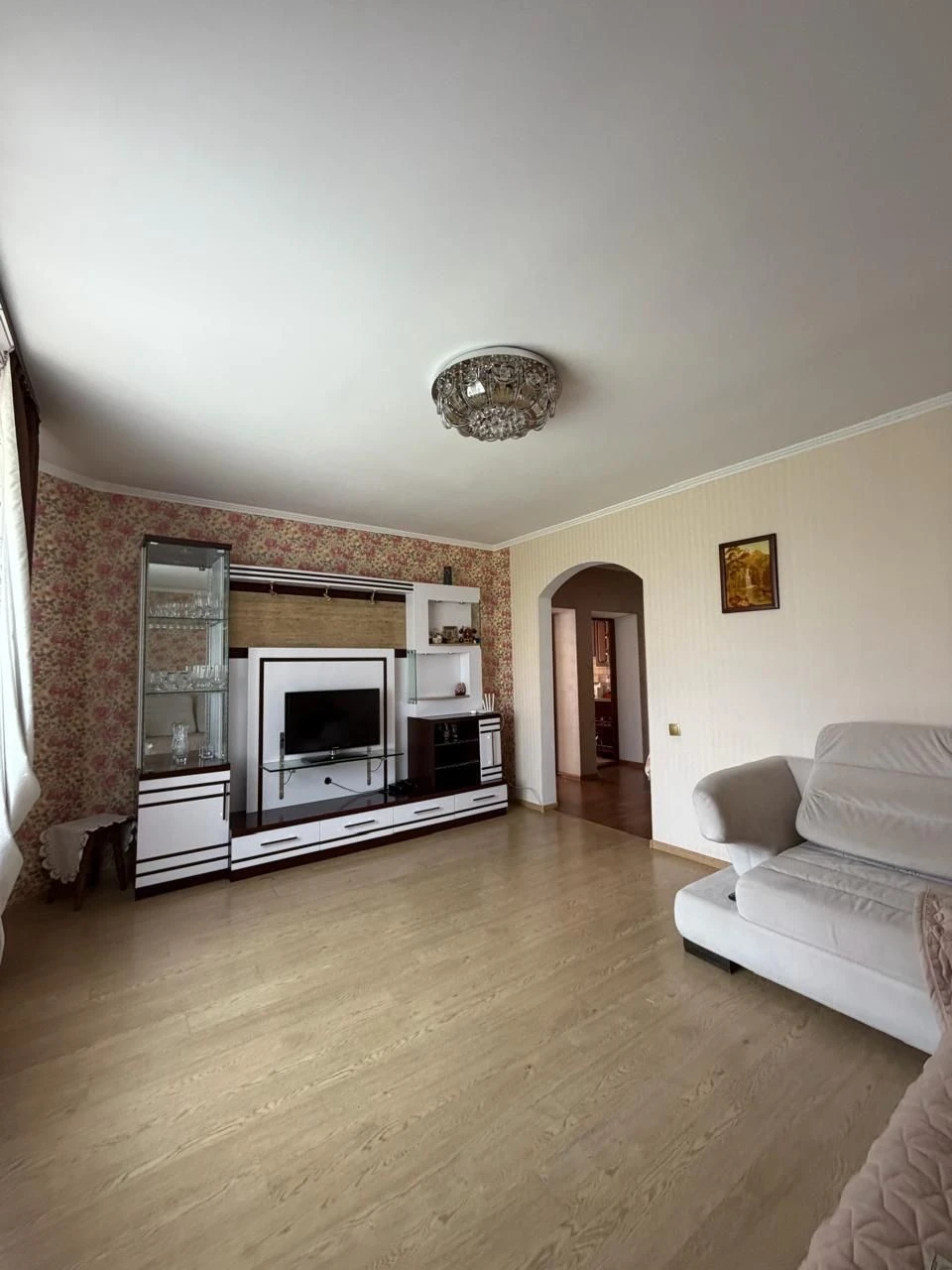 Продаж 2к квартири 66.4 кв. м на вул. Гайдамацька 43