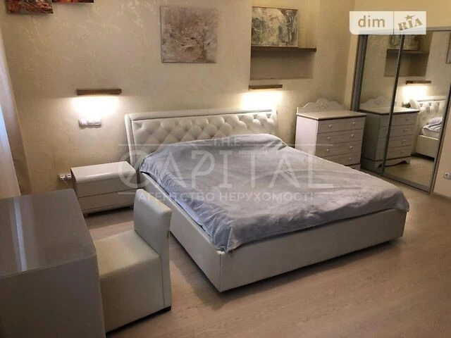 Sale of 3-room apartment 120 sq. m. on Mykola Mikhnovsky Blvd. 14-