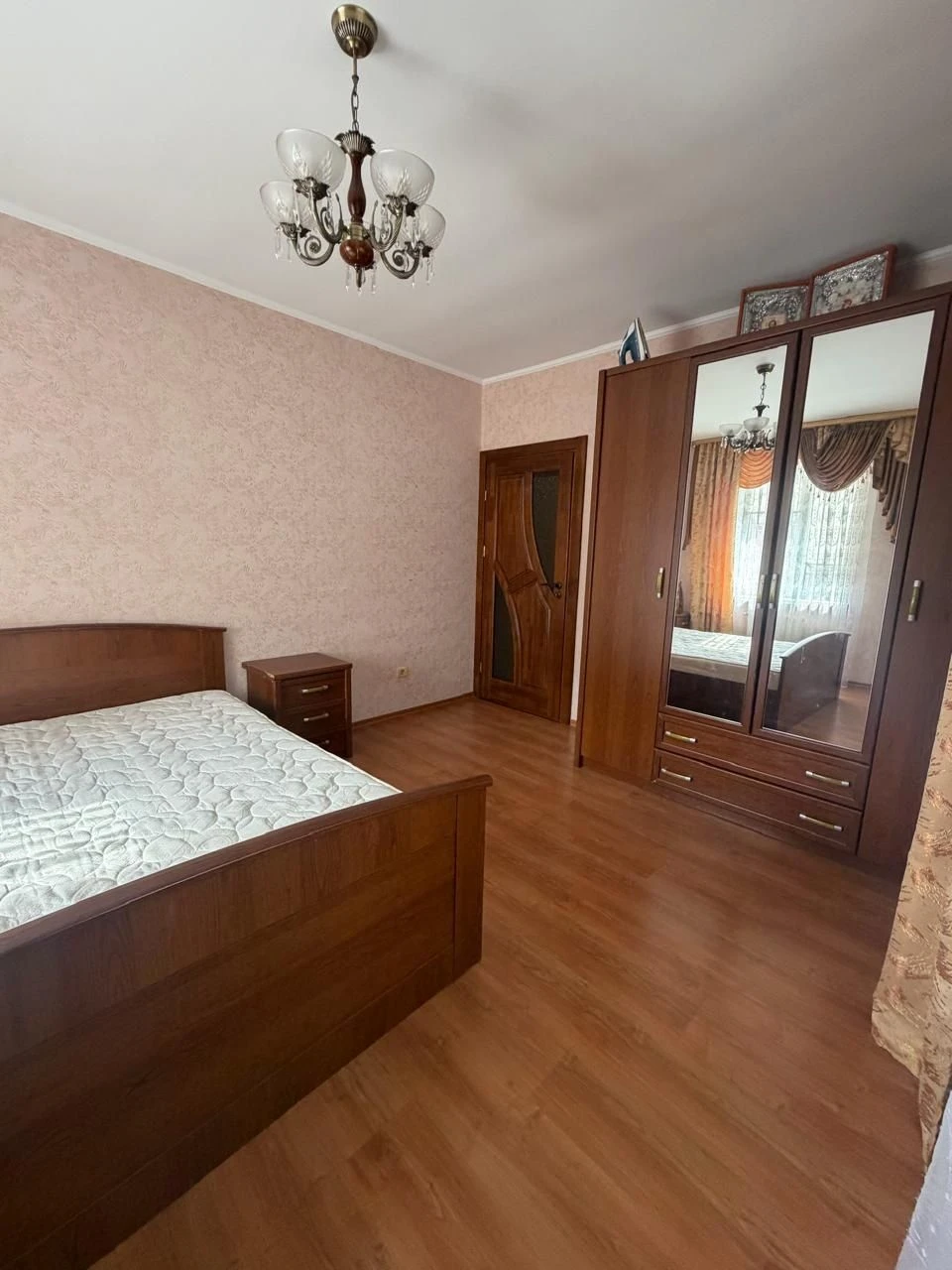 Продаж 2к квартири 66.4 кв. м на вул. Гайдамацька 43