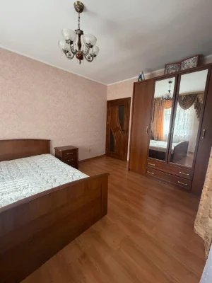 Продаж 2к квартири 66.4 кв. м на вул. Гайдамацька 43