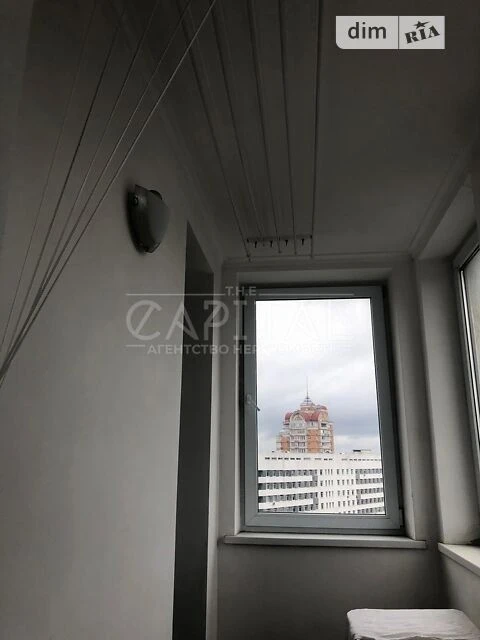 Sale of 3-room apartment 120 sq. m. on Mykola Mikhnovsky Blvd. 14-