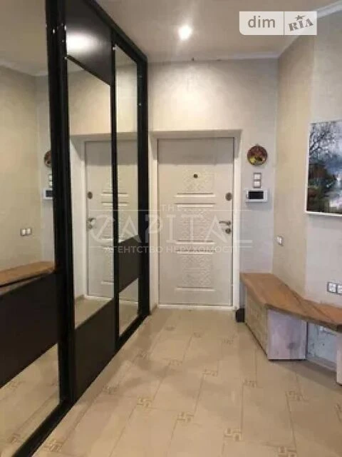 Sale of 3-room apartment 120 sq. m. on Mykola Mikhnovsky Blvd. 14-
