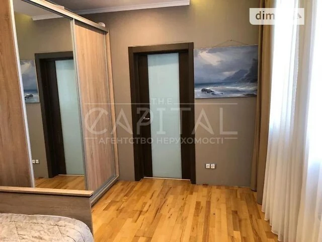 Sale of 3-room apartment 120 sq. m. on Mykola Mikhnovsky Blvd. 14-