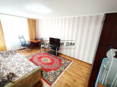 Квартира. Київ, Ялтинська вул.