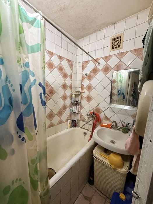 Selling a 3-bedroom apartment, 3 bedrooms, 57 sq m, certified! Odessa, Heroes of Stalingrad.