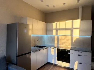 Оренда квартири 2-кімн. 45 м² 1/5 пов.